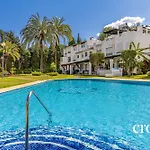 Chic Dream Home, Rooftop Bbq, 9 Pools, Golf Views Tatil Evi Marbella