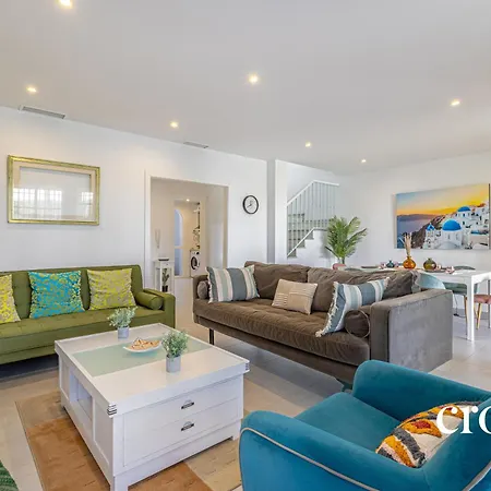 Сasa de vacaciones Chic Dream Home, Rooftop Bbq, 9 Pools, Golf Views *