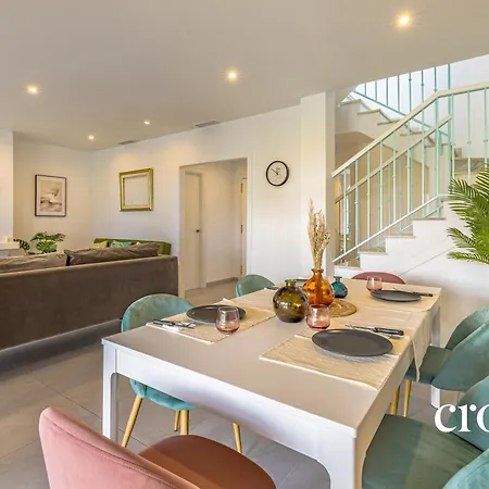 別荘 Chic Dream Home, Rooftop Bbq, 9 Pools, Golf Views