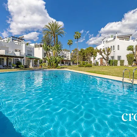 別荘 Chic Dream Home, Rooftop Bbq, 9 Pools, Golf Views マルベーリャ