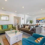 Feriehus Chic Dream Home, Rooftop Bbq, 9 Pools, Golf Views Marbella