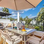 Chic Dream Home, Rooftop Bbq, 9 Pools, Golf Views Prázdninový dům *