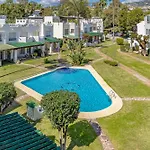 Chic Dream Home, Rooftop Bbq, 9 Pools, Golf Views *