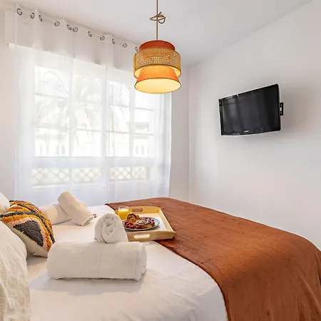 Chic Dream Home, Rooftop Bbq, 9 Pools, Golf Views *