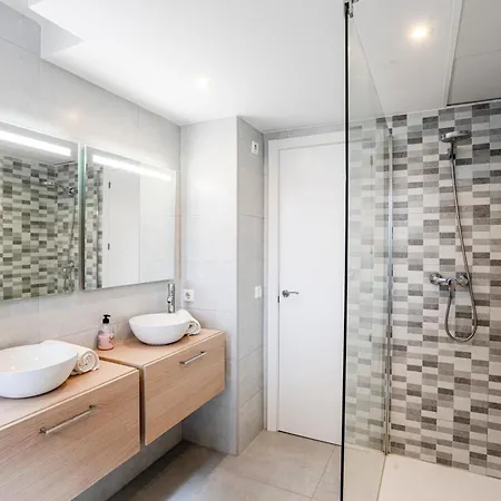 Дом отдыха Chic Dream Home, Rooftop Bbq, 9 Pools, Golf Views
