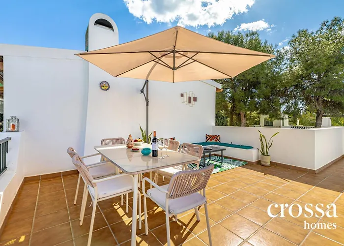 Dom wakacyjny Chic Dream Home, Rooftop Bbq, 9 Pools, Golf Views *