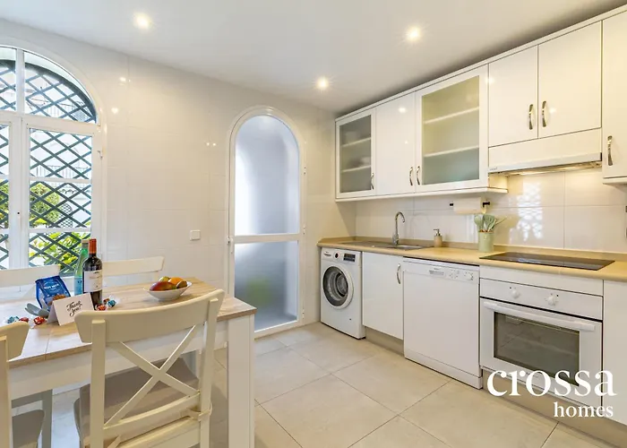 Chic Dream Home, Rooftop Bbq, 9 Pools, Golf Views Hébergement de vacances *