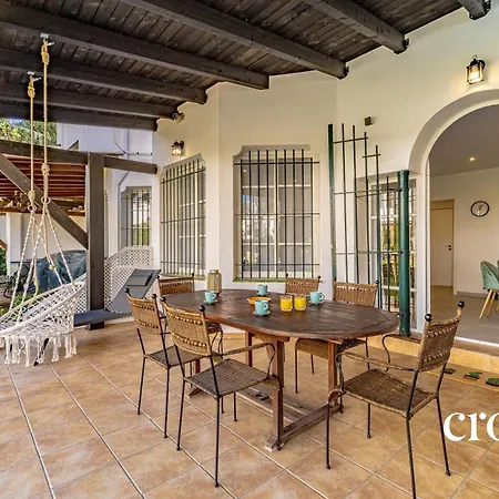 Chic Dream Home, Rooftop Bbq, 9 Pools, Golf Views Ferienhaus *