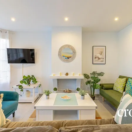 Chic Dream Home, Rooftop Bbq, 9 Pools, Golf Views *