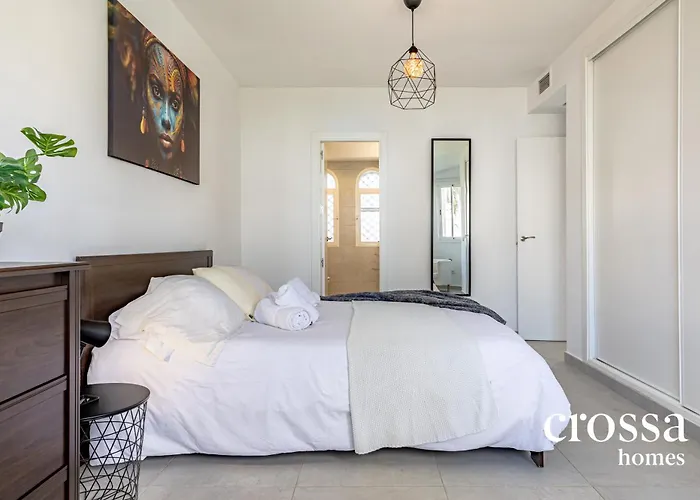 Chic Dream Home, Rooftop Bbq, 9 Pools, Golf Views *